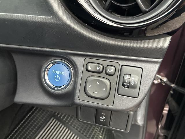 アクア Ｓ　ハイブリッド　ナビ　プッシュスタート　スマートキー　ステリングスイッチ（4枚目）