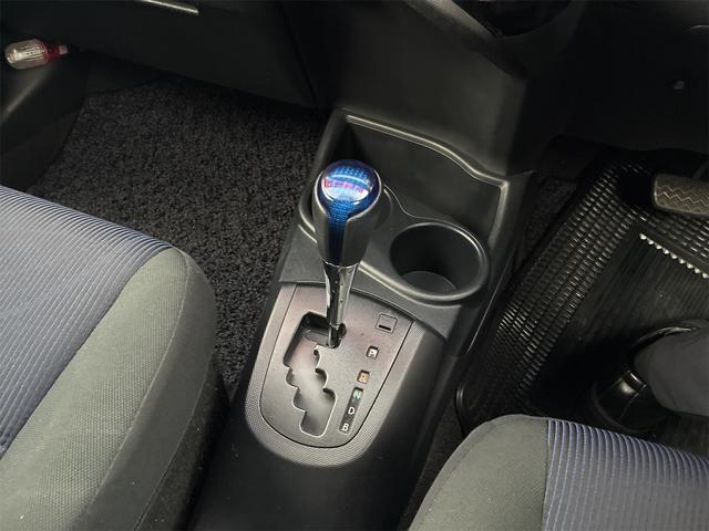 アクア Ｓ　ハイブリッド　ナビ　プッシュスタート　スマートキー　ステリングスイッチ（6枚目）
