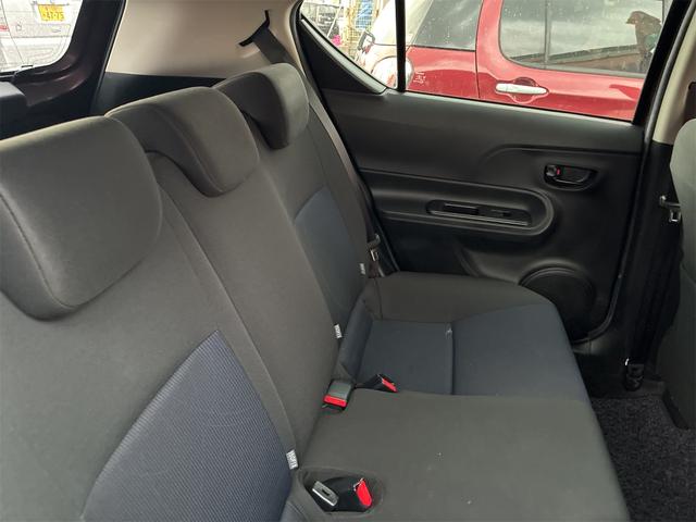 アクア Ｓ　ハイブリッド　ナビ　プッシュスタート　スマートキー　ステリングスイッチ（7枚目）