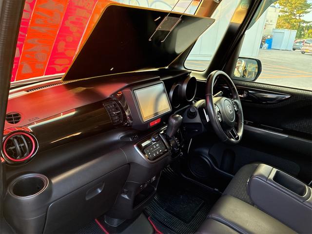 N-BOXカスタム G・ターボLパッケージ ナビ ETC プッシュスタート キーレスエントリー 両側パワースライドドア 衝突被害軽減システム アルミホイール(16枚目)