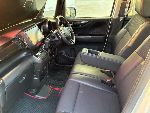 N-BOXカスタム G・ターボLパッケージ ナビ ETC プッシュスタート キーレスエントリー 両側パワースライドドア 衝突被害軽減システム アルミホイール(17枚目)