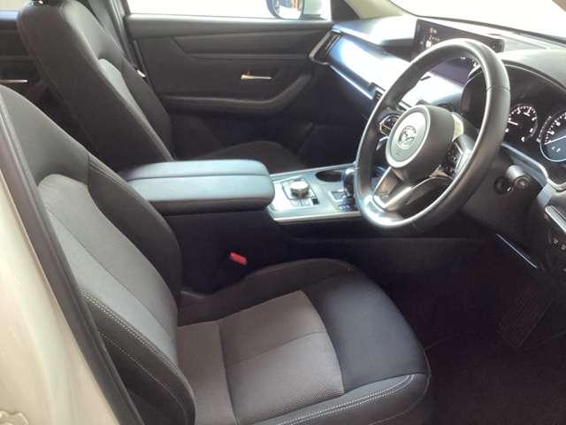 運転席シートはメモリー機能付１０Ｗａｙパワーシートです。