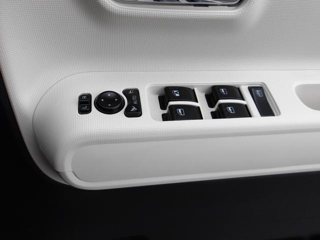 ムーヴキャンバス ストライプスＧ　衝突被害軽減ブレーキ　アイドリングストップ　白線逸脱警報　コーナーセンサー　誤発進抑制　横滑り防止装置　両側パワースライドドア　スマートキー　盗難防止装置　地デジ　ナビ　ＤＶＤ　ＳＤ　ＨＤＭＩ　ＥＴＣ（54枚目）