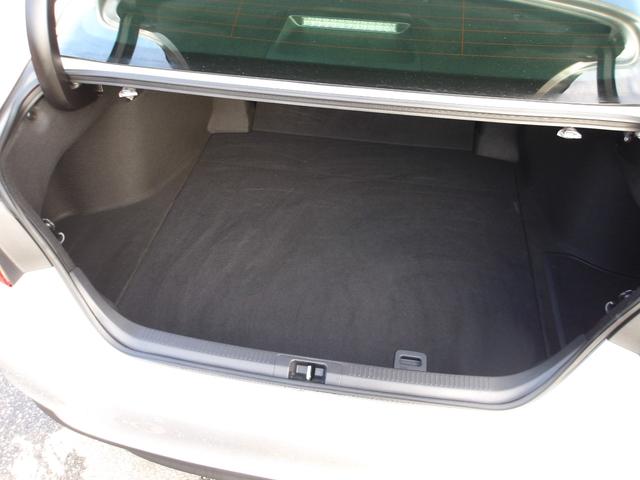 カムリ G 純正ナビ DVD Bluetooth バックモニター ETC LEDヘッドライト スペアキー パワーシート スペアタイヤ 衝突被害軽減ブレーキ 誤発進抑制機能 サイドエアバッグ クルーズコントロール(39枚目)