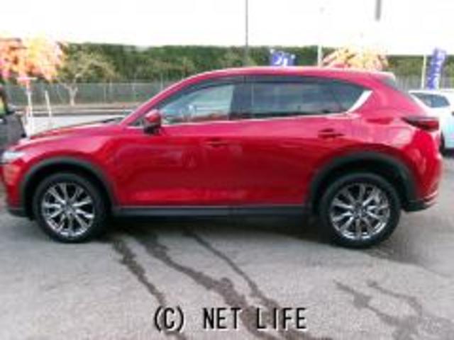 嘉手納本店・比謝支店・長浜本社工場・古堅第二工場の完備した販売店です。