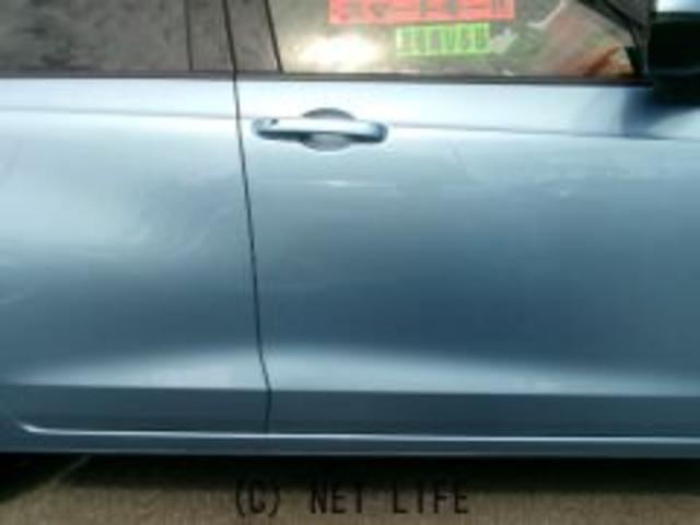 フィット ｅ：ＨＥＶホーム　横滑り防止装置　白線逸脱防止警報　衝突被害軽減ブレーキ　地デジナビ　Ｂｌｕｅｔｏｏｔｈ　ＥＴＣ　充電用ＵＳＢ　パーキングセンサー　前後ドライブレコーダー　ＣＤ　ＤＶＤ　ＳＤ　ＬＥＤヘッドライト（7枚目）