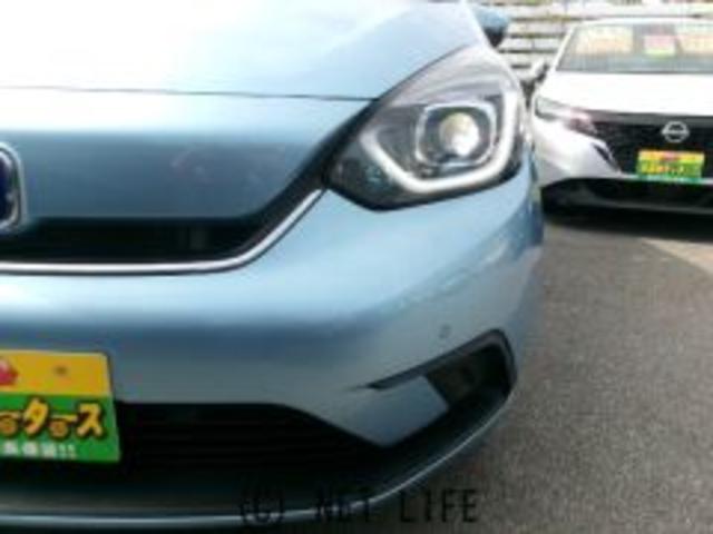 フィット ｅ：ＨＥＶホーム　横滑り防止装置　白線逸脱防止警報　衝突被害軽減ブレーキ　地デジナビ　Ｂｌｕｅｔｏｏｔｈ　ＥＴＣ　充電用ＵＳＢ　パーキングセンサー　前後ドライブレコーダー　ＣＤ　ＤＶＤ　ＳＤ　ＬＥＤヘッドライト（13枚目）