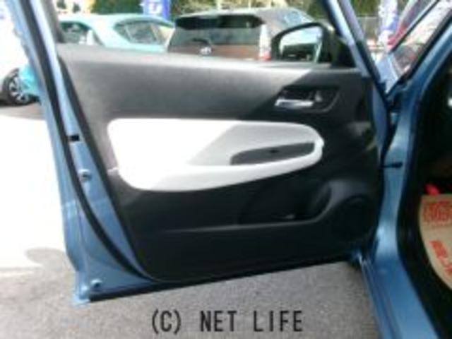 フィット ｅ：ＨＥＶホーム　横滑り防止装置　白線逸脱防止警報　衝突被害軽減ブレーキ　地デジナビ　Ｂｌｕｅｔｏｏｔｈ　ＥＴＣ　充電用ＵＳＢ　パーキングセンサー　前後ドライブレコーダー　ＣＤ　ＤＶＤ　ＳＤ　ＬＥＤヘッドライト（17枚目）