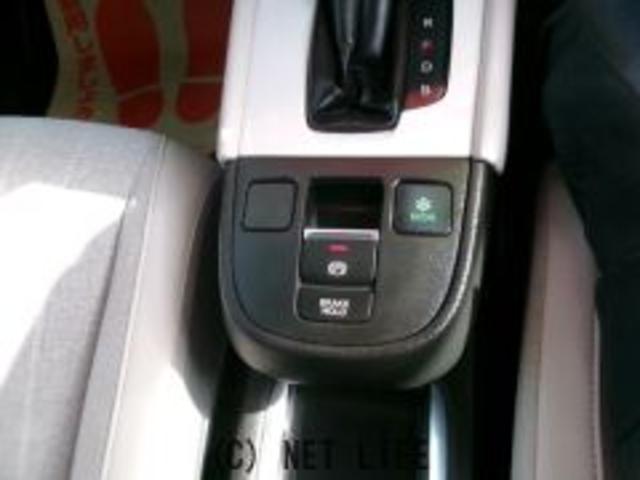 フィット ｅ：ＨＥＶホーム　横滑り防止装置　白線逸脱防止警報　衝突被害軽減ブレーキ　地デジナビ　Ｂｌｕｅｔｏｏｔｈ　ＥＴＣ　充電用ＵＳＢ　パーキングセンサー　前後ドライブレコーダー　ＣＤ　ＤＶＤ　ＳＤ　ＬＥＤヘッドライト（33枚目）