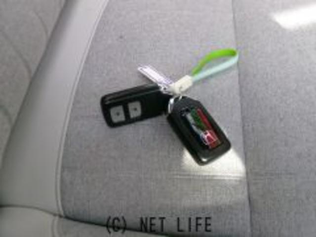 フィット ｅ：ＨＥＶホーム　横滑り防止装置　白線逸脱防止警報　衝突被害軽減ブレーキ　地デジナビ　Ｂｌｕｅｔｏｏｔｈ　ＥＴＣ　充電用ＵＳＢ　パーキングセンサー　前後ドライブレコーダー　ＣＤ　ＤＶＤ　ＳＤ　ＬＥＤヘッドライト（38枚目）