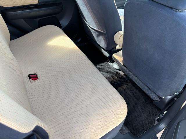 アルトラパン Ｘ　純正ＣＤオーディオ　ベンチシート　プッシュスタート　スマートキー２個　電動格納ミラー　ライトレベライザー　取説　ウィンカーミラー　ホワイトルーフ　サイドスカート　純正アルミ（3枚目）