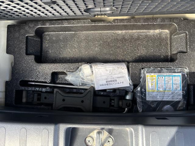 アルトラパン Ｘ　純正ＣＤオーディオ　ベンチシート　プッシュスタート　スマートキー２個　電動格納ミラー　ライトレベライザー　取説　ウィンカーミラー　ホワイトルーフ　サイドスカート　純正アルミ（9枚目）
