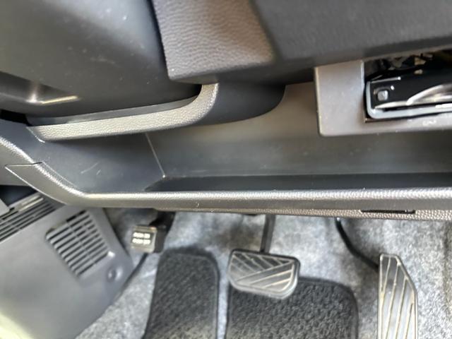 アルトラパン Ｘ　純正ＣＤオーディオ　ベンチシート　プッシュスタート　スマートキー２個　電動格納ミラー　ライトレベライザー　取説　ウィンカーミラー　ホワイトルーフ　サイドスカート　純正アルミ（16枚目）