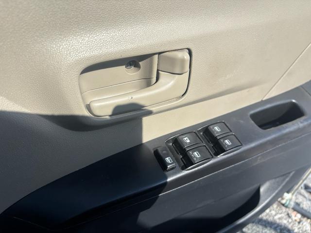 ミラ Ｘスペシャル　５速ＭＴマニュアル車　社外ＳＤナビ　Ｂｌｕｅｔｏｏｔｈオーディオ　手動サイドミラー　ライトレベライザー　キーレスキー　取説　車外アルミ　新品タイヤ４本交換済　ローダウン　社外エアクリーナー（15枚目）