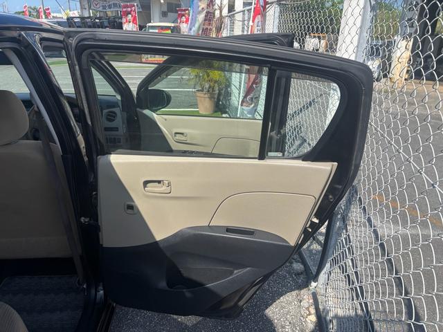 ミラ Ｘスペシャル　５速ＭＴマニュアル車　社外ＳＤナビ　Ｂｌｕｅｔｏｏｔｈオーディオ　手動サイドミラー　ライトレベライザー　キーレスキー　取説　車外アルミ　新品タイヤ４本交換済　ローダウン　社外エアクリーナー（26枚目）