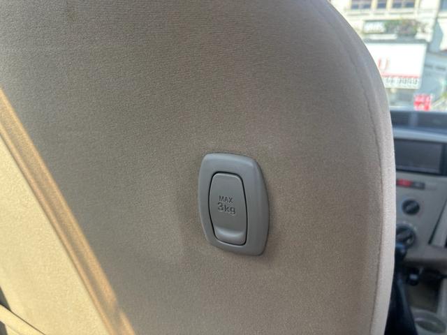 ミラ Ｘスペシャル　５速ＭＴマニュアル車　社外ＳＤナビ　Ｂｌｕｅｔｏｏｔｈオーディオ　手動サイドミラー　ライトレベライザー　キーレスキー　取説　車外アルミ　新品タイヤ４本交換済　ローダウン　社外エアクリーナー（28枚目）