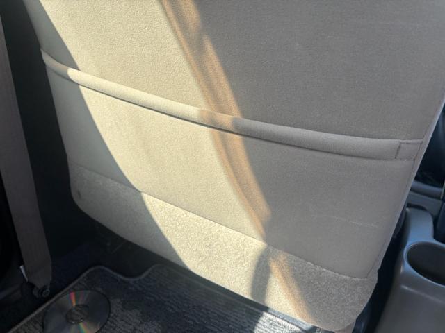 ミラ Ｘスペシャル　５速ＭＴマニュアル車　社外ＳＤナビ　Ｂｌｕｅｔｏｏｔｈオーディオ　手動サイドミラー　ライトレベライザー　キーレスキー　取説　車外アルミ　新品タイヤ４本交換済　ローダウン　社外エアクリーナー（29枚目）