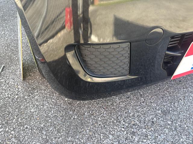 ミラ Ｘスペシャル　５速ＭＴマニュアル車　社外ＳＤナビ　Ｂｌｕｅｔｏｏｔｈオーディオ　手動サイドミラー　ライトレベライザー　キーレスキー　取説　車外アルミ　新品タイヤ４本交換済　ローダウン　社外エアクリーナー（32枚目）