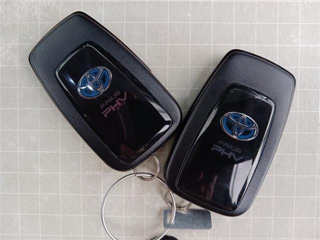 プリウスＰＨＶ Ａプレミアム　フルセグ　ＨＤＤナビ　ミュージックプレイヤー接続可　バックカメラ　衝突被害軽減システム　ＥＴＣ　ドラレコ　ＬＥＤヘッドランプ（40枚目）