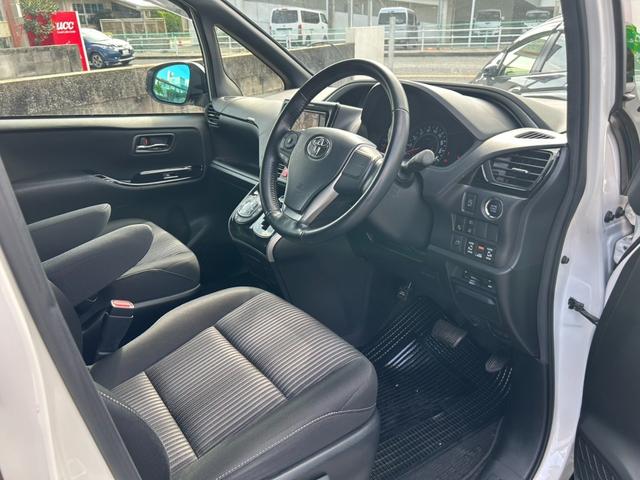 ヴォクシー ＺＳ　煌（14枚目）