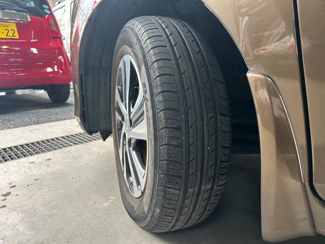 販売店も広々展示場完備！！総台数７０台展示！全メーカー新車も購入出来ちゃいます。