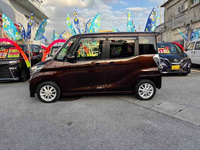 デイズルークス ハイウェイスター X フロントカメラ・サイドカメラ・バックカメラ・全周囲カメラ・両側スライド片側電動ドア・ベンチシート・フルフラット・HID・キーレスエントリー・スマートキー(10枚目)