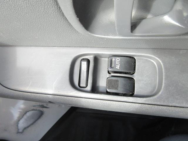 フロントのみパワーウィンドー装備です。