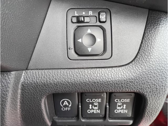 両側電動スライドドア。