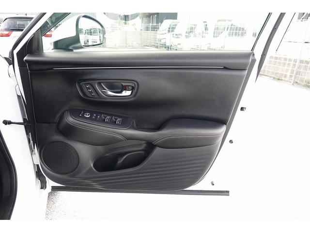 ZR-V e:HEVZ FOPナビ スマートキー、ETC、リアカメラ、カーナビ、オーディオCD、TV、フロアマット、ドアバイザー、マットガード 内地仕入れ防錆済 レザー Bカメラ サイドエアバック パワ-シ-ト ナビTV(42枚目)