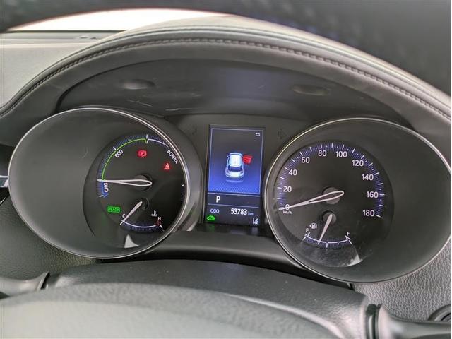 マルチインフォメーションディスプレイ付きのメーターです。エコ運転へ導く多彩な情報を表示してくれます。