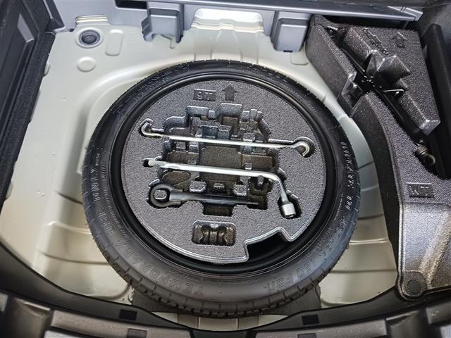 カローラツーリング ハイブリッド　Ｇ－Ｘ　メモリーナビ　ミュージックプレイヤー接続可　バックカメラ　衝突被害軽減システム　ＥＴＣ　ＬＥＤヘッドランプ（21枚目）
