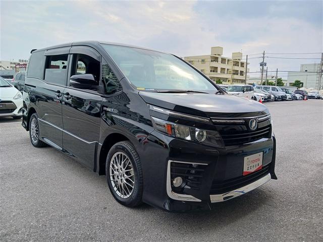 ヴォクシー ハイブリッドＺＳ　フルセグ　メモリーナビ　ＤＶＤ再生　ミュージックプレイヤー接続可　バックカメラ　衝突被害軽減システム　ＥＴＣ　ドラレコ　両側電動スライド　ＬＥＤヘッドランプ　乗車定員７人　３列シート　記録簿（9枚目）