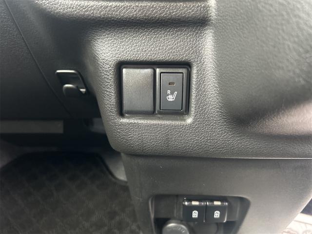 スペーシアカスタム ハイブリッドXS 7型TVナビ/Bカメラ/前後ドラレコ/両側電動SD/衝突軽減システム/クルコン/ハーフレザーシート/LEDフォグ/LEDヘッドライト/天井サーキュレーター/本革巻ハンドル/シートバックテーブル(16枚目)