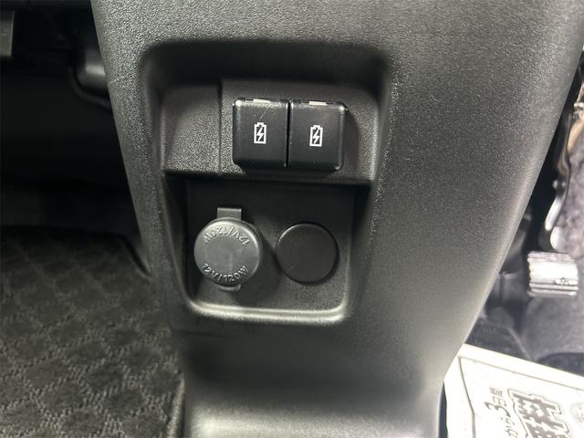 スペーシアカスタム ハイブリッドXS 7型TVナビ/Bカメラ/前後ドラレコ/両側電動SD/衝突軽減システム/クルコン/ハーフレザーシート/LEDフォグ/LEDヘッドライト/天井サーキュレーター/本革巻ハンドル/シートバックテーブル(17枚目)