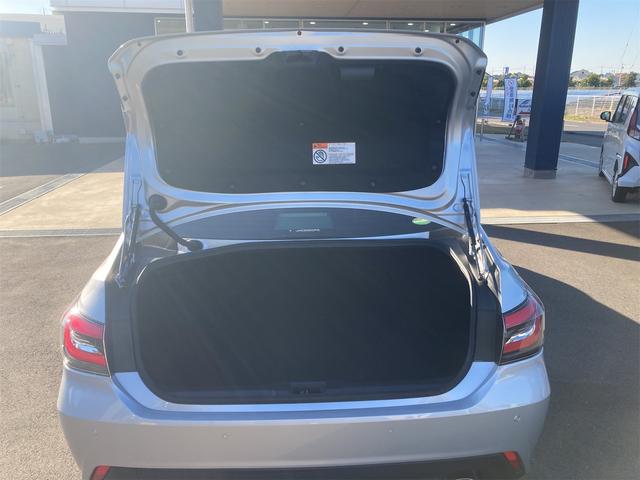 クラウンハイブリッド Ｇ　トヨタセーフティセンス　サンルーフ　レザーシート　純正ナビ　ビルトインＥＴＣ　全席パワーシート　全席シートヒーター　デジタルインナーミラー　全方位モニター　パーキングアシスト　ヘッドアップディスプレイ（18枚目）