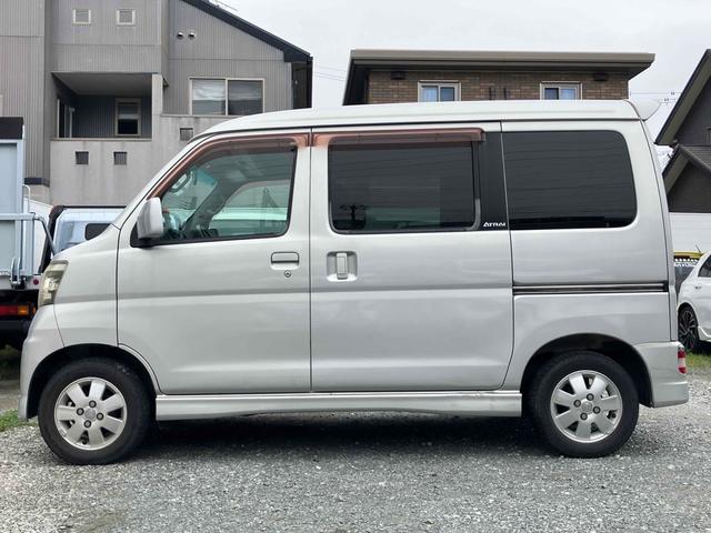 アトレーワゴン カスタムターボＲＳ　ブラックエディション　両側スライドドア　ターボ　ＡＴ　ＣＤ　カセット　アルミホイール　エアコン　パワーウィンドウ（17枚目）