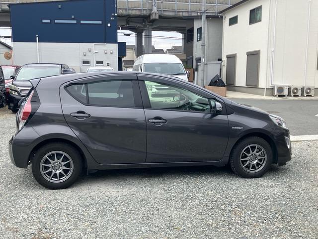 アクア Ｇ　ナビ　バックカメラ　クルーズコントロール　ＴＶ　スマートキー（5枚目）