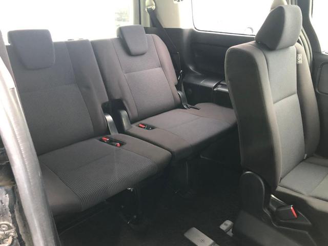 ヴォクシー Ｘ　８人乗り　純正ナビ　バックカメラ　フリップダウンモニター　両側パワースライドドア（26枚目）