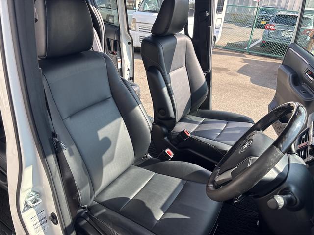 エスクァイア Gi ブラックテーラード Gi ブラックテーラード ワンオーナー アルパイン9インチナビ アルパインツィーター シートヒーター クルーズコントロール 両側パワースライドドア ハーフレザーシート 7人乗り Bluetooth(13枚目)