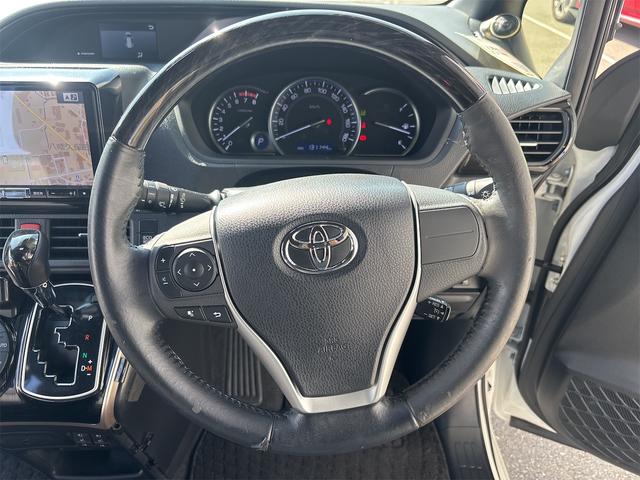 エスクァイア Gi ブラックテーラード Gi ブラックテーラード ワンオーナー アルパイン9インチナビ アルパインツィーター シートヒーター クルーズコントロール 両側パワースライドドア ハーフレザーシート 7人乗り Bluetooth(16枚目)