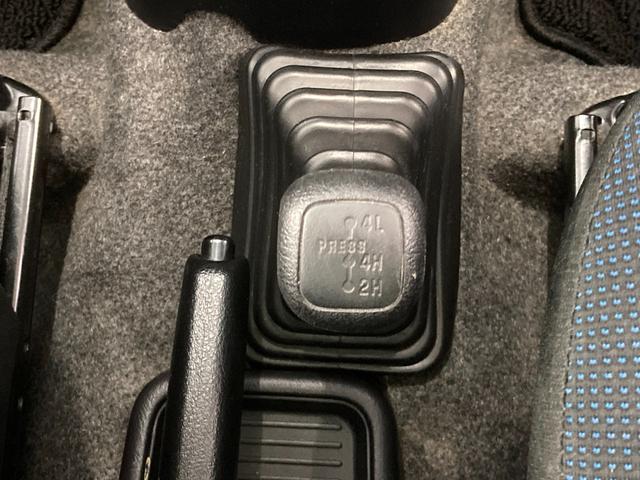 キックス ＲＸ　パートタイム４ＷＤ　キーレスリモコン　パワーウィンドウ　ＰＳ　エアコン　シートヒータ　助手席エアバック　格納ミラー　運転席エアバック　ＡＢＳ付　ターボ車（24枚目）