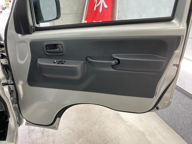キャリイトラック ＫＣエアコン・パワステ農繁仕様　パートタイム４ＷＤ　キーレスエントリー　パワーウィンドー　リーフスプリング４枚　禁煙車　アイドルストップ　Ｗエアバッグ　オートライト　ＡＣ　ＰＳ　ＡＢＳ（25枚目）