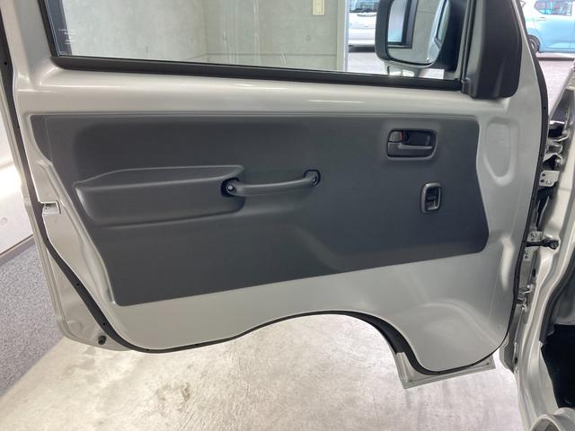 キャリイトラック ＫＣエアコン・パワステ農繁仕様　パートタイム４ＷＤ　キーレスエントリー　パワーウィンドー　リーフスプリング４枚　禁煙車　アイドルストップ　Ｗエアバッグ　オートライト　ＡＣ　ＰＳ　ＡＢＳ（26枚目）