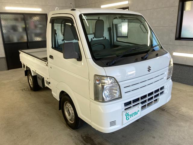 キャリイトラック ＫＣエアコン・パワステ　パートタイム４ＷＤ　パワステ　エアコン　運転席エアバック　ＥＴＣ　ヘッドライトレベライザー　マニュアル５速　バイザー　フロアマット　荷台マット　ゲートチェーン　ゲートプロテクター（4枚目）