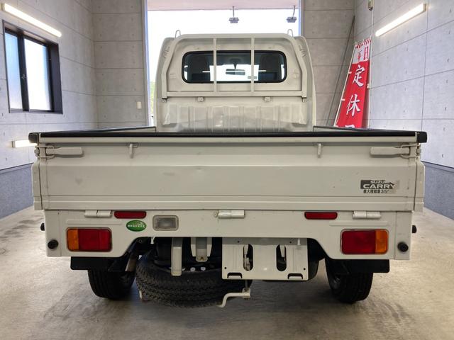 キャリイトラック ＫＣエアコン・パワステ　パートタイム４ＷＤ　パワステ　エアコン　運転席エアバック　ＥＴＣ　ヘッドライトレベライザー　マニュアル５速　バイザー　フロアマット　荷台マット　ゲートチェーン　ゲートプロテクター（8枚目）