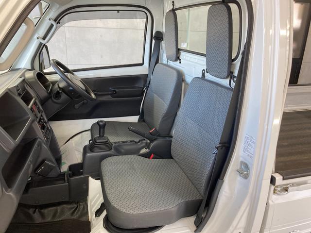 キャリイトラック ＫＣエアコン・パワステ　パートタイム４ＷＤ　パワステ　エアコン　運転席エアバック　ＥＴＣ　ヘッドライトレベライザー　マニュアル５速　バイザー　フロアマット　荷台マット　ゲートチェーン　ゲートプロテクター（15枚目）