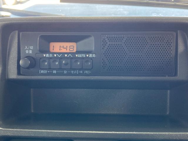 キャリイトラック ＫＣエアコン・パワステ　パートタイム４ＷＤ　パワステ　エアコン　運転席エアバック　ＥＴＣ　ヘッドライトレベライザー　マニュアル５速　バイザー　フロアマット　荷台マット　ゲートチェーン　ゲートプロテクター（19枚目）