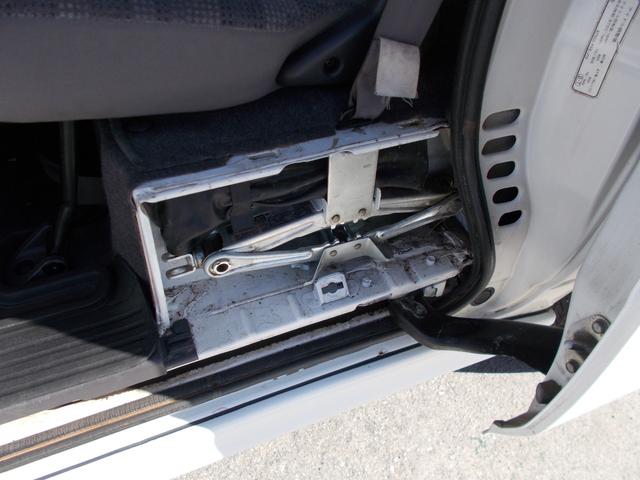 バモス 　ＭＴ　マニュアル　４ＷＤ（29枚目）