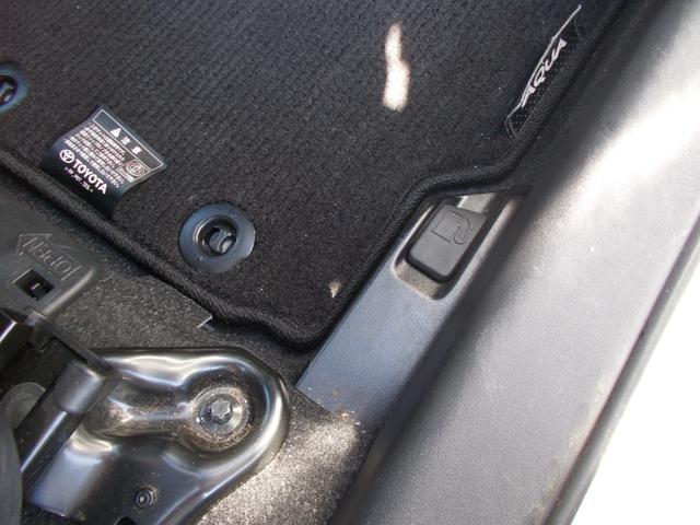 アクア Ｓスタイルブラック　クリアランスソナ　ＥＣＯモード　安全ボディー　ＡＨＢ　バックモニタ－　イモビライザー　スマートキープッシュスタート　ＡＵＴＯライト　Ｗエアバッグ　キーフリ　横滑り防止装置付き　フルオートエアコン　ＰＳ（24枚目）