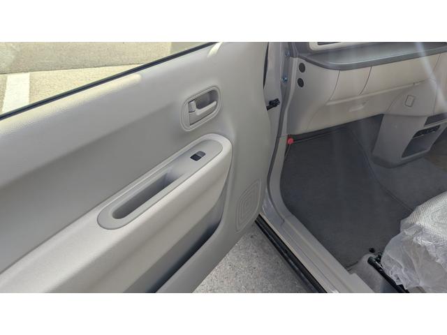 アルトラパン Ｌ　バックアイカメラ付きディスプレイオーディオ装着車　前後誤発進抑制　シートヒーター付　横滑り防止装置付き　エネチャージ　運転席助手席エアバッグ　プッシュスタートスマートキー　Ｃセンサー　イモビライザー（18枚目）